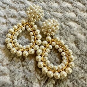 Lilly Pulitzer Gold and White Pearl Drop Earrings